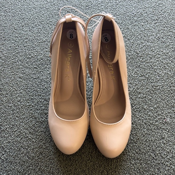 Allegra K Tan Vintage Inspired Heels - Picture 1 of 4